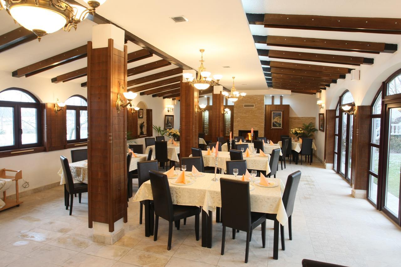 Hotel Roco Izvin Exterior foto