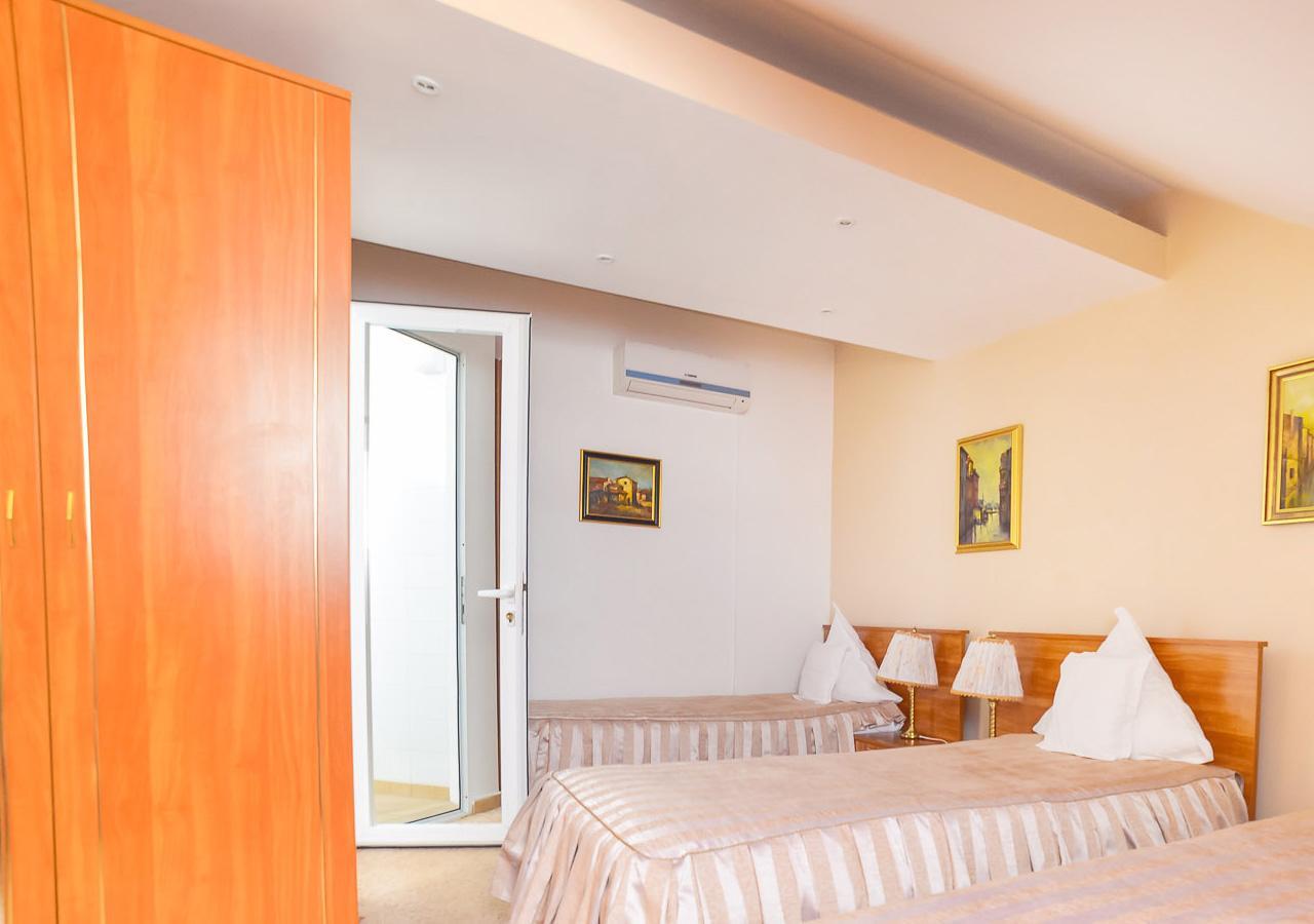 Hotel Roco Izvin Exterior foto