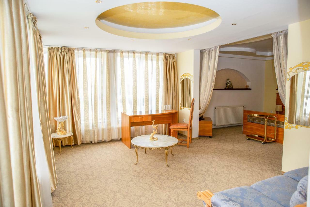 Hotel Roco Izvin Exterior foto